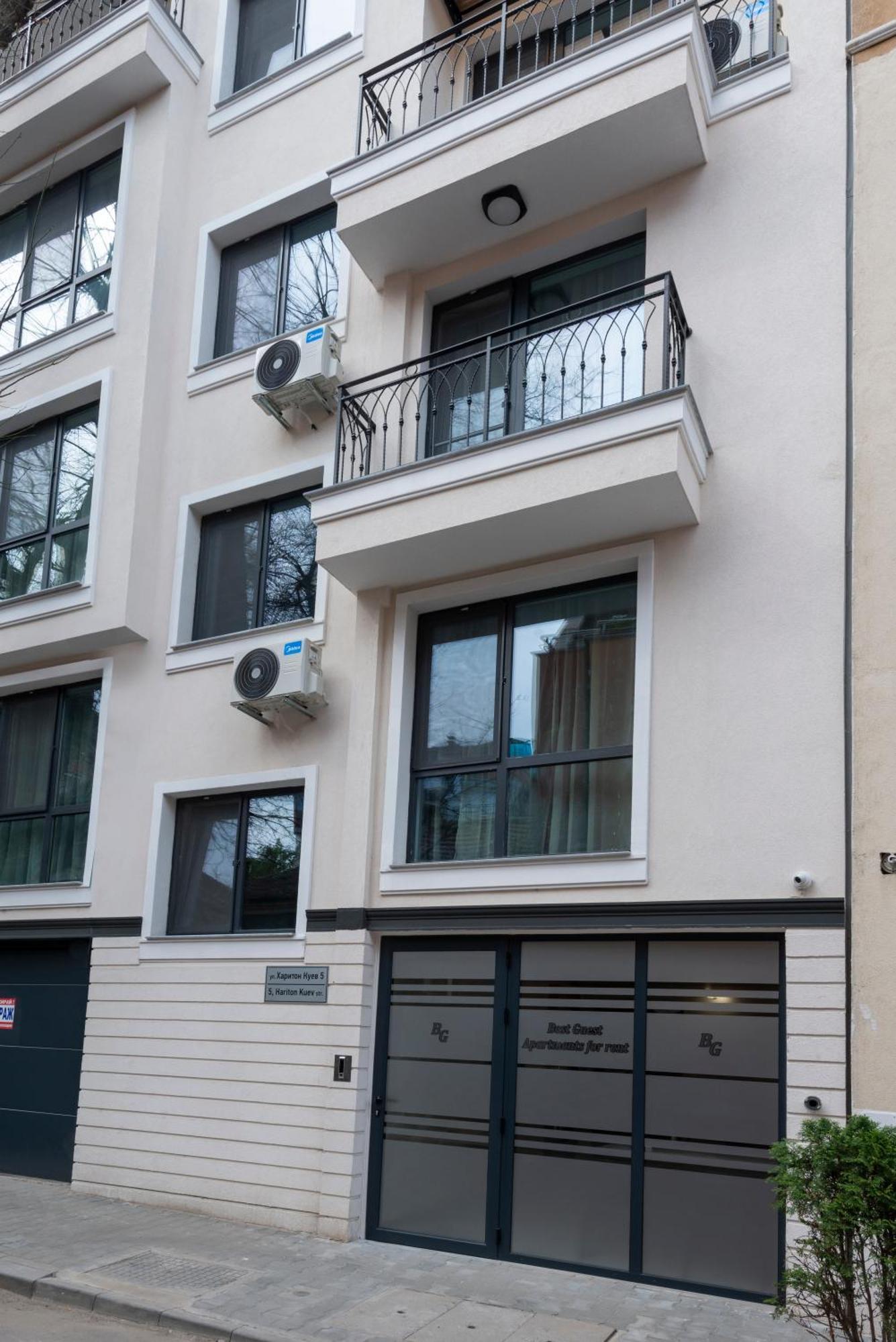 Best Guest 2 Apartments Пловдив Екстериор снимка